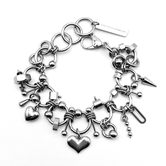 Heart & piercing bracelet