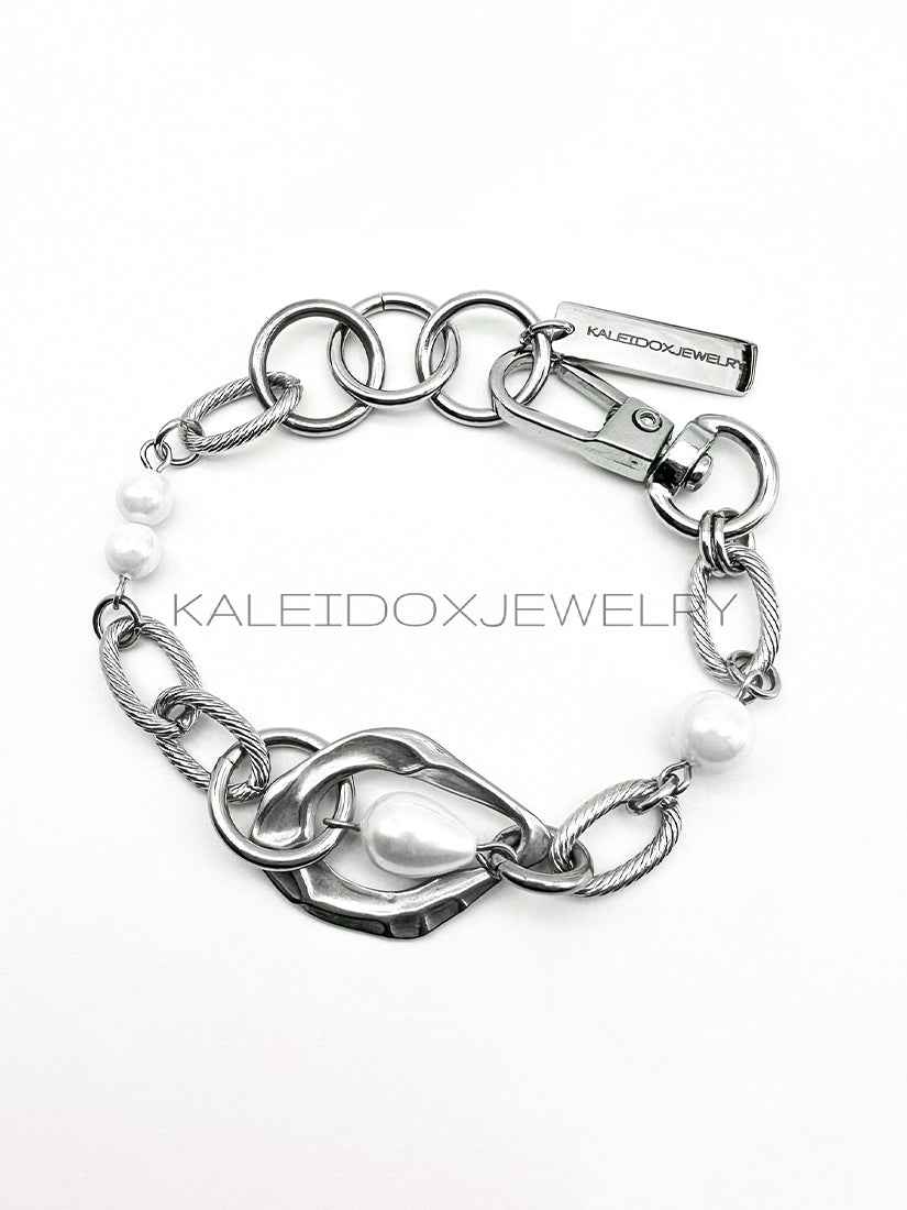 Pearl bracelet