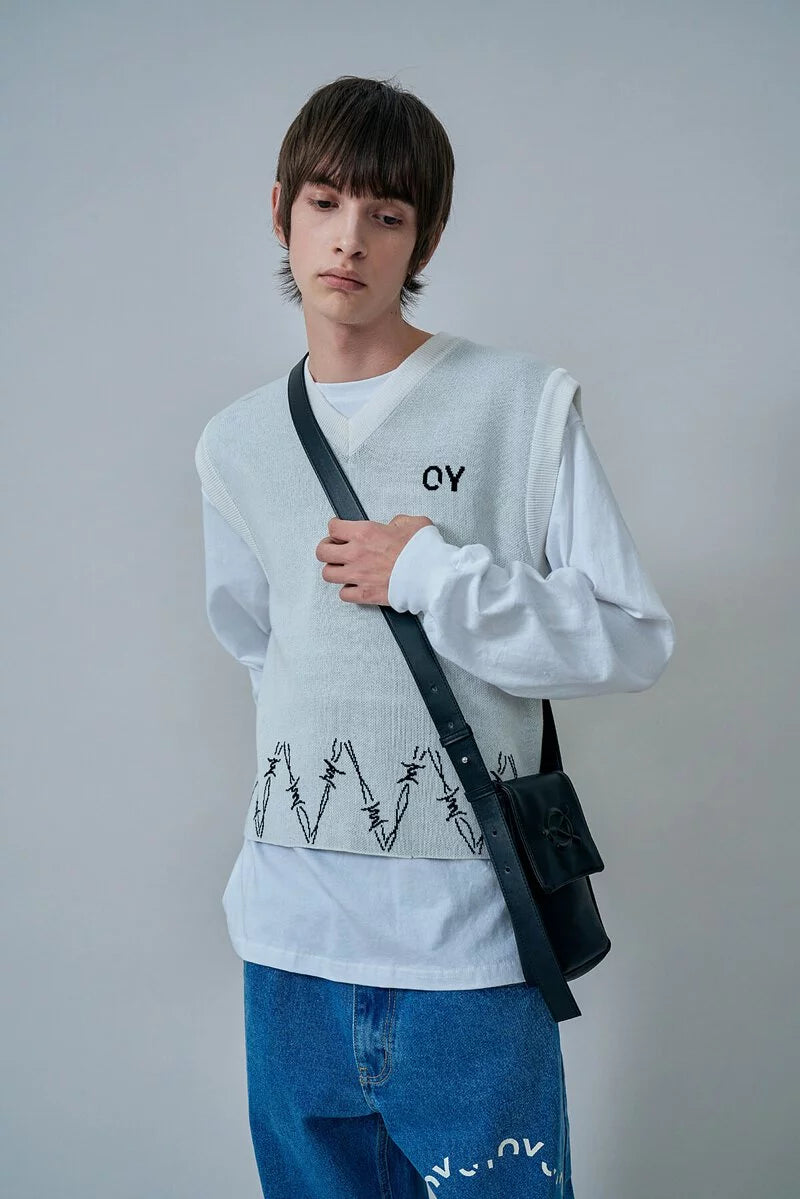 EMBOSS LOGO LEATHER MINI CROSS BAG