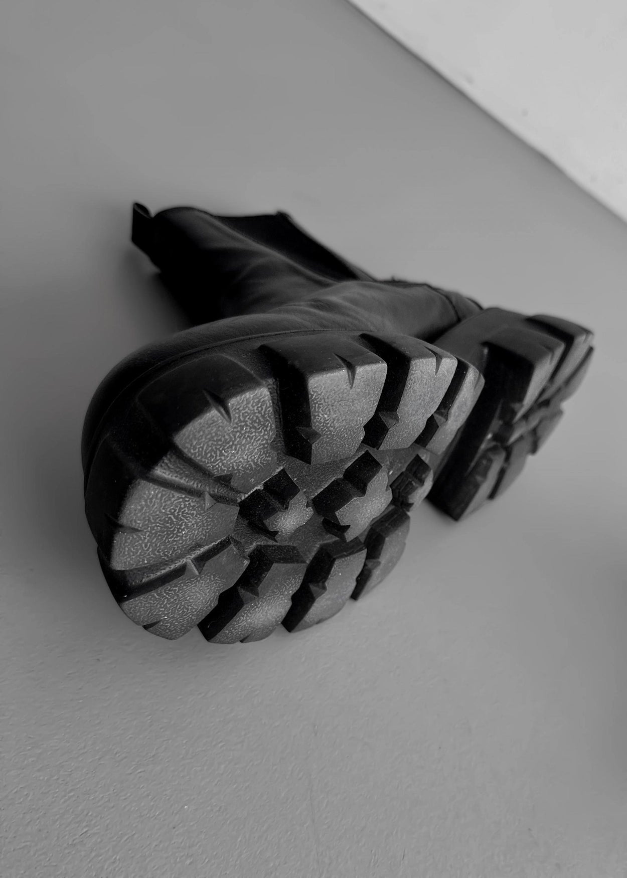 Marble Chelsea boots