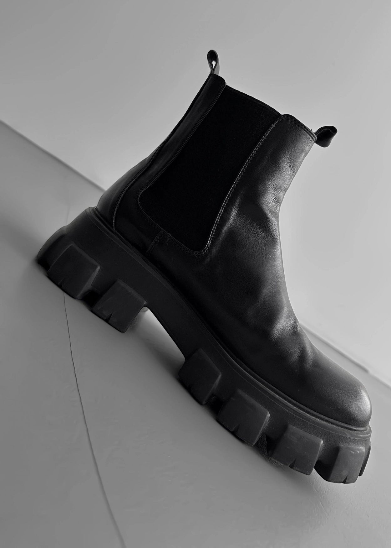 Marble Chelsea boots