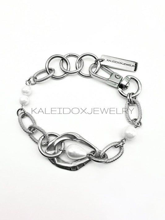 Pearl bracelet