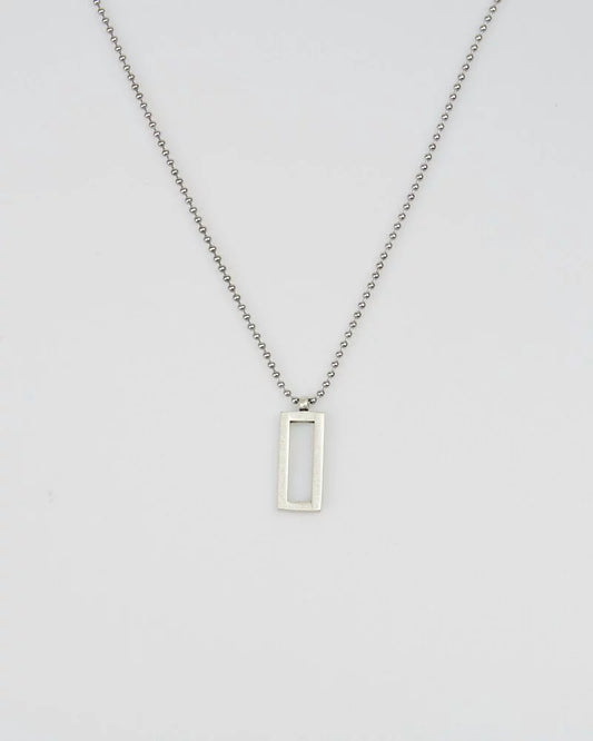 Square frame necklace 